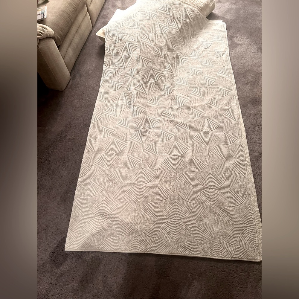 Gorgeous Off-White Japanese Fan Pattern Quilt King Size